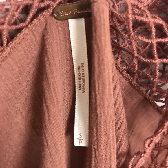 Free People On the Island Bell Sleeve Top XS Lace Crochet Fishnet - Picture 8 of 8